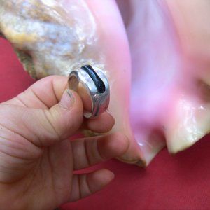 Pure silver ring with black coral decoration Size